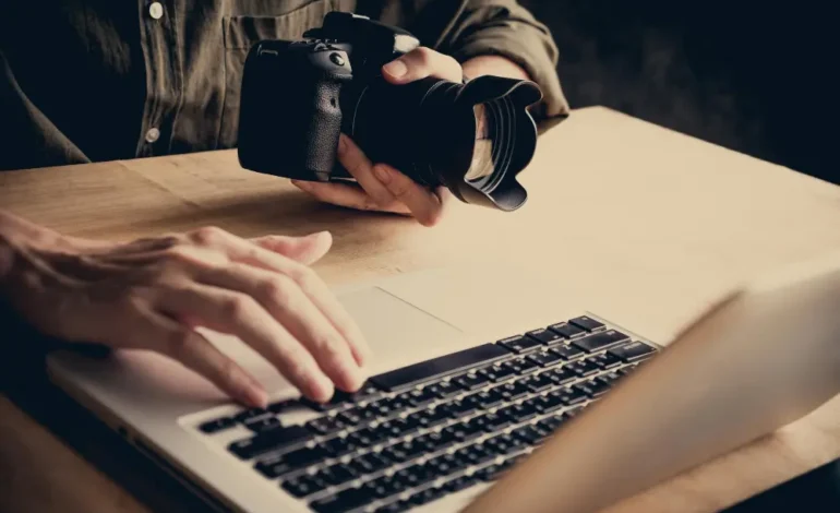 Macbook M3 para Fotógrafos: Guia detalhado com dicas e truques para otimizar o uso do Macbook para sua área de trabalho.