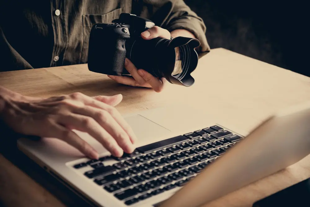 Macbook M3 para Fotógrafos: Guia detalhado com dicas e truques para otimizar o uso do Macbook para sua área de trabalho.